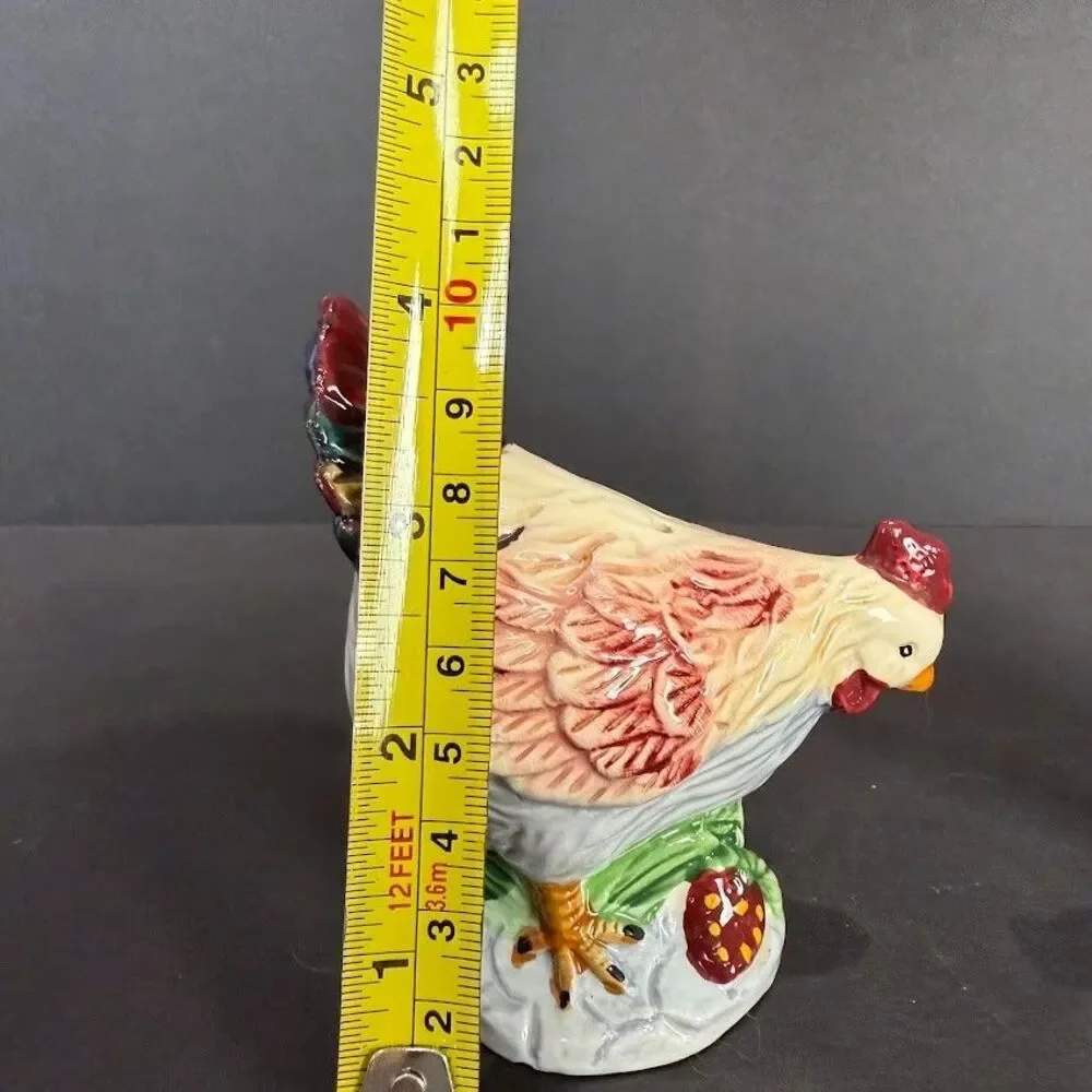 Unbranded rooster hen